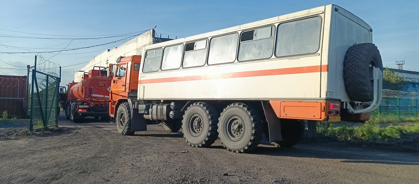 Вахтовые перевозки сотрудников автобусами и спецтехникой в Горском